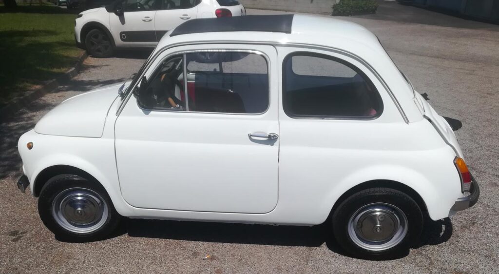 Fiat 500 restauro ultimato lato guida