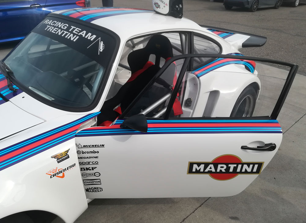 KAA Racing Porsche 911 RSR Replica Martini Racing turni in pista Castelletto Circuit noleggio gara assistenza trasporto