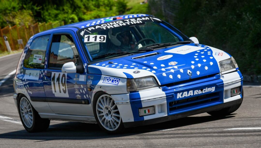 KAA Racing Renault Clio pilota Luca Aires