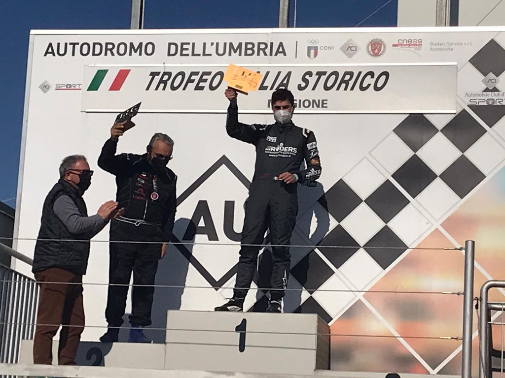 KAA Racing noleggio assistenza trasporto gare pista salita Subaru Impreza vittoria Magione
