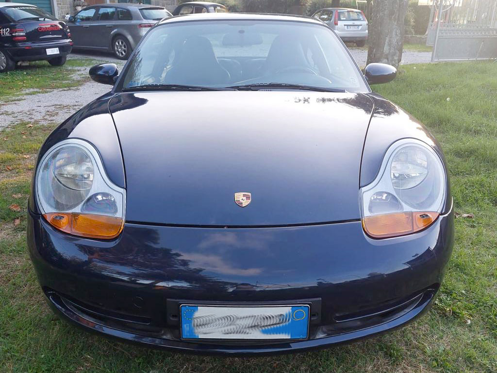 Vista anteriore Porsche 996 Carrera 2 prima serie
